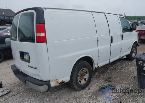 2005 Chevrolet Express from USA, damaged, VIN 1GCHG35U951218001